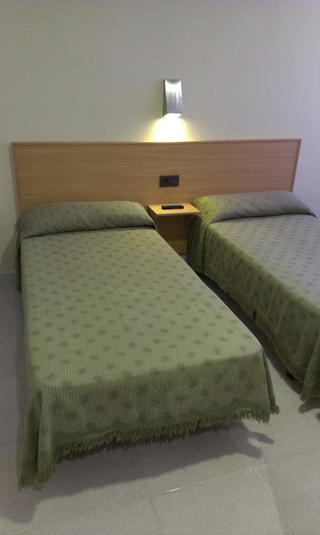 Hostal Bisbal Only Adults No Ac Valencie Pokoj fotografie