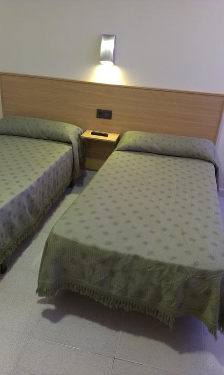 Hostal Bisbal Only Adults No Ac Valencie Pokoj fotografie