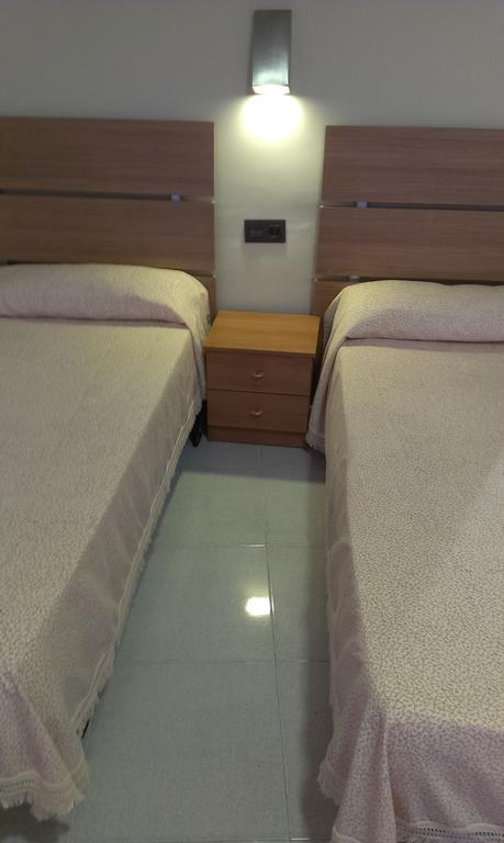 Hostal Bisbal Only Adults No Ac Valencie Pokoj fotografie
