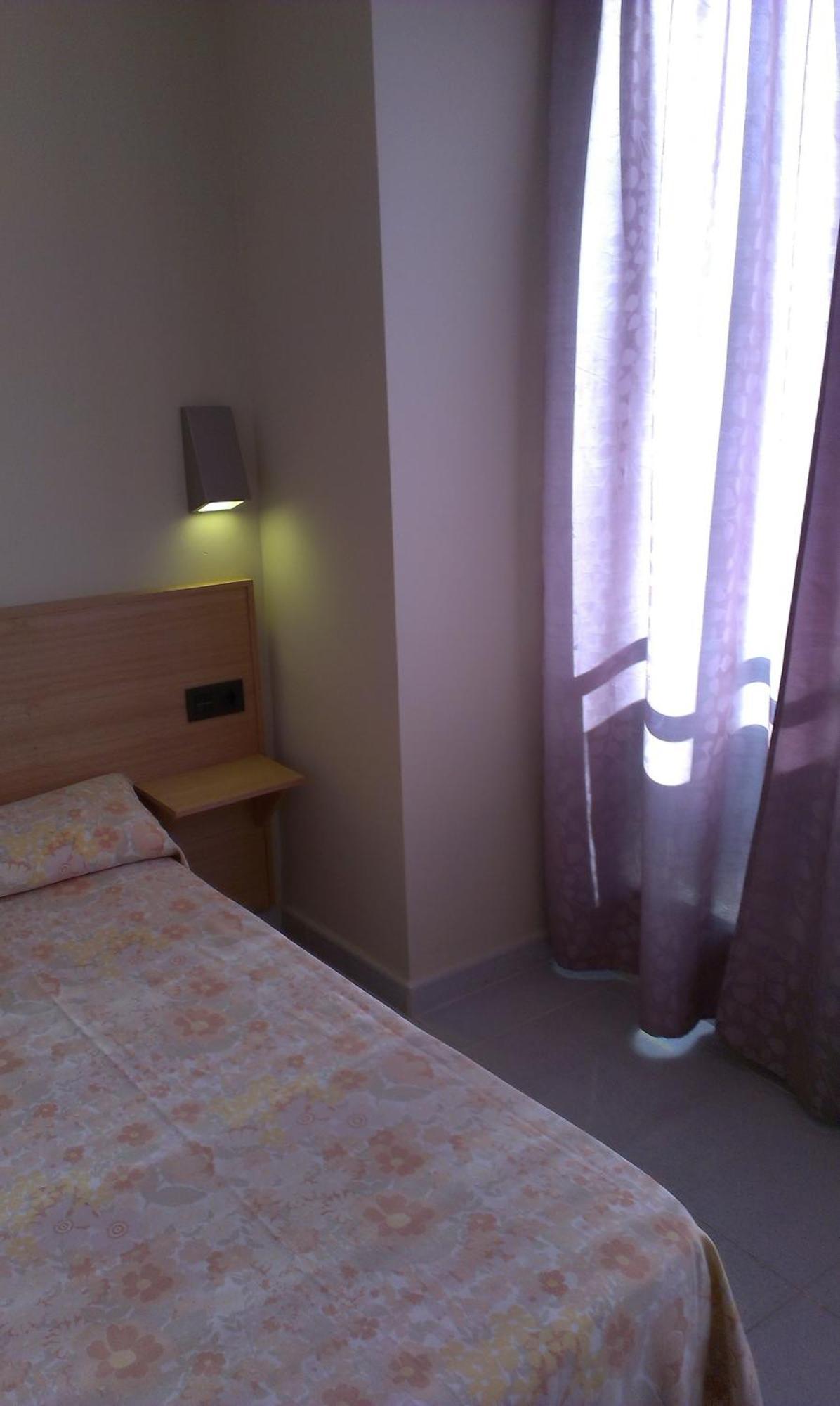 Hostal Bisbal Only Adults No Ac Valencie Exteriér fotografie